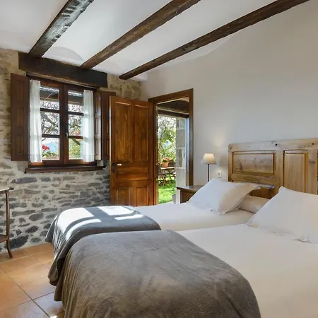 Os Ormos - - カントリーハウス